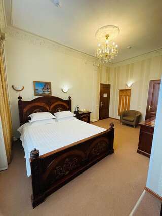 Гостиница Маяк Листвянка Джуниор Сюит классический-14