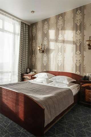 Гостиница Маяк Листвянка Джуниор Сюит классический-8