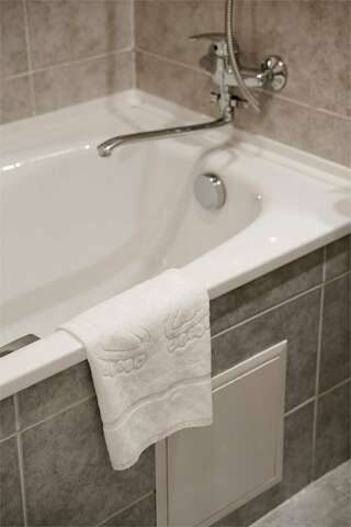 Гостиница Маяк Листвянка Двухместный Комфорт во втором корпусе-4